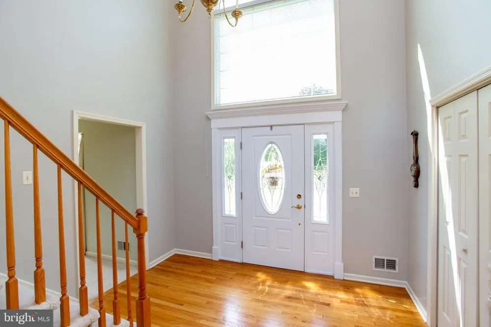 25 FARMHOUSE ROAD Milford, NJ 08848
