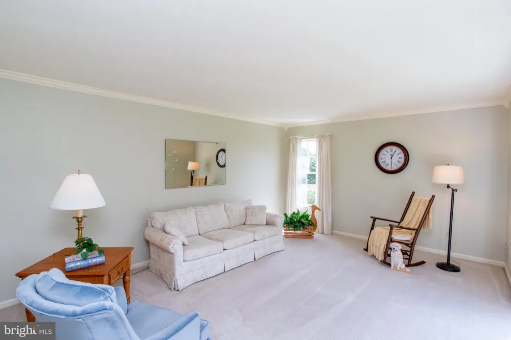 25 FARMHOUSE ROAD Milford, NJ 08848