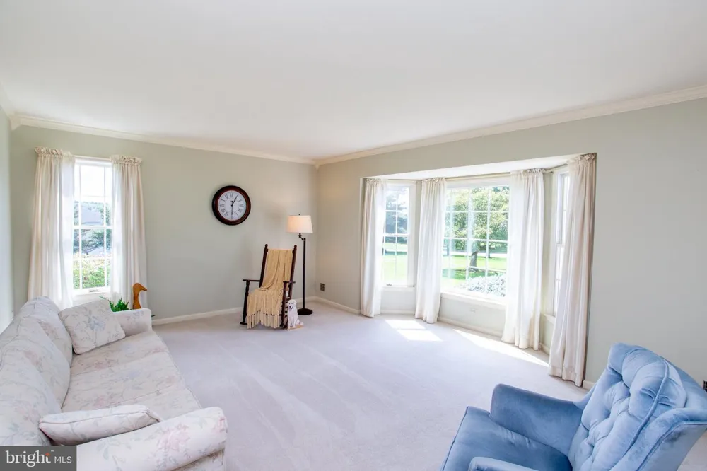 25 FARMHOUSE ROAD Milford, NJ 08848