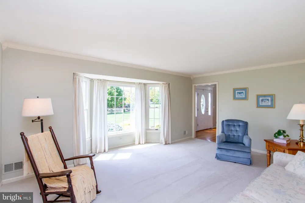 25 FARMHOUSE ROAD Milford, NJ 08848