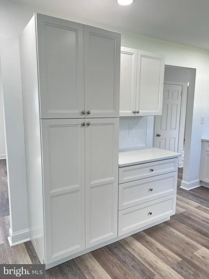 412 ROBIN LANE Williamstown, NJ 08094