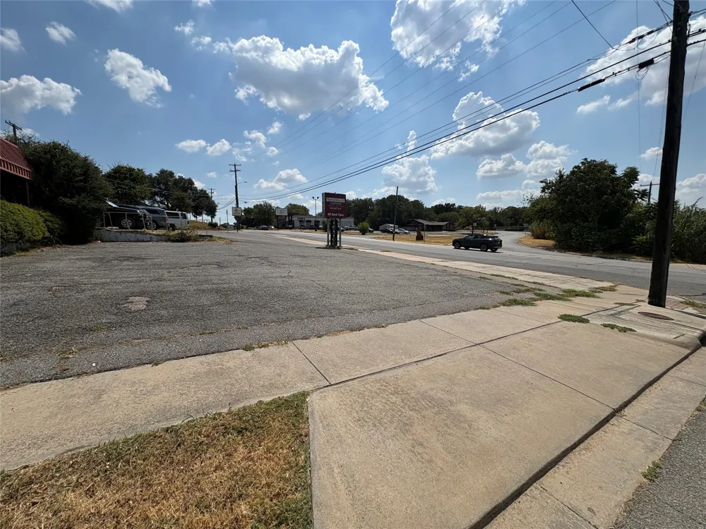 905 Travis Street Sherman, TX 75090