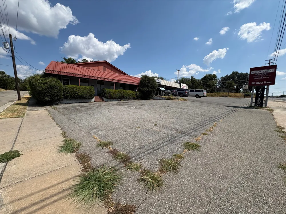 905 Travis Street Sherman, TX 75090