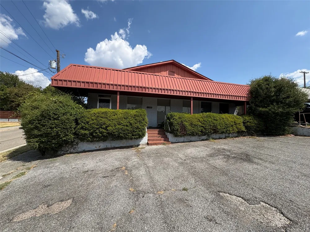 905 Travis Street Sherman, TX 75090