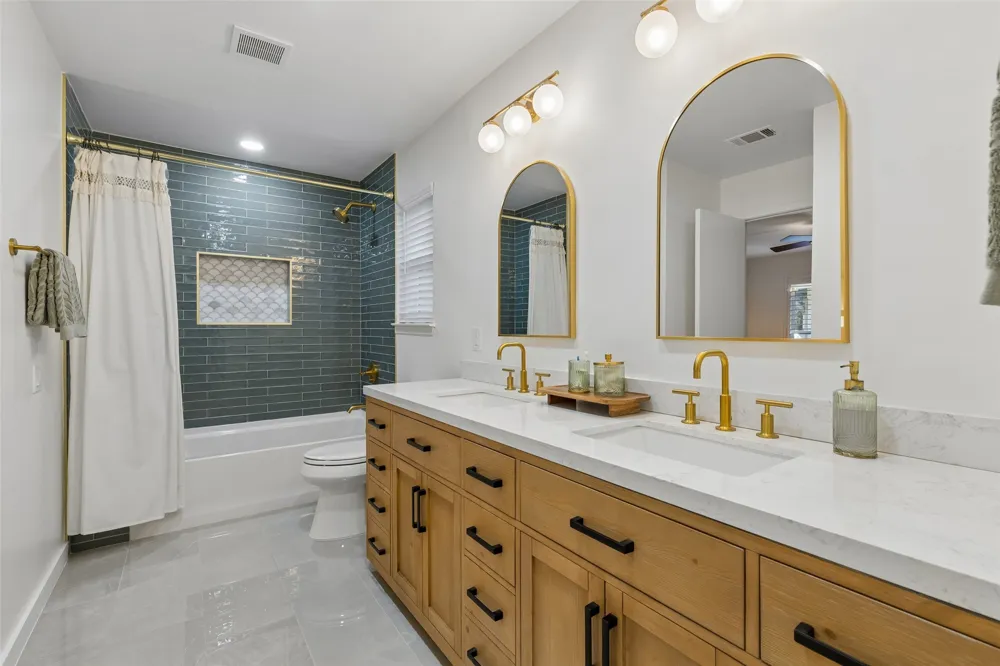2414 Acacia Street Richardson, TX 75082