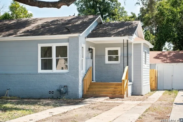 132 ROSS AVE San Antonio, TX 78225