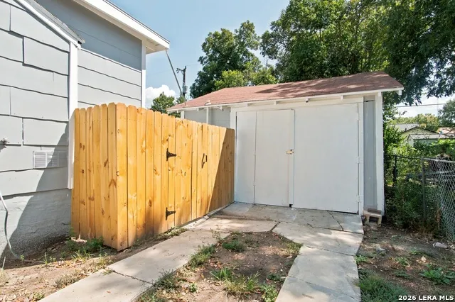 132 ROSS AVE San Antonio, TX 78225