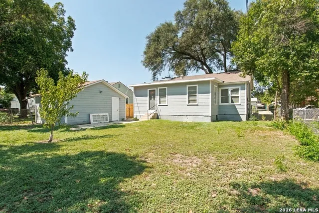 132 ROSS AVE San Antonio, TX 78225