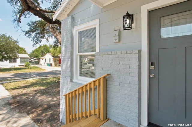 132 ROSS AVE San Antonio, TX 78225