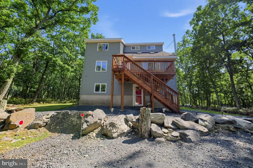 225 WHIPPOORWILL DRIVE Lehman, PA 18324