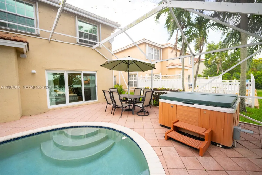 13832 NW 22nd St Sunrise, FL 33323