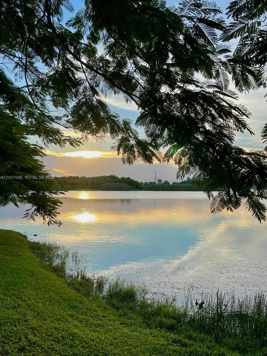 13832 NW 22nd St Sunrise, FL 33323