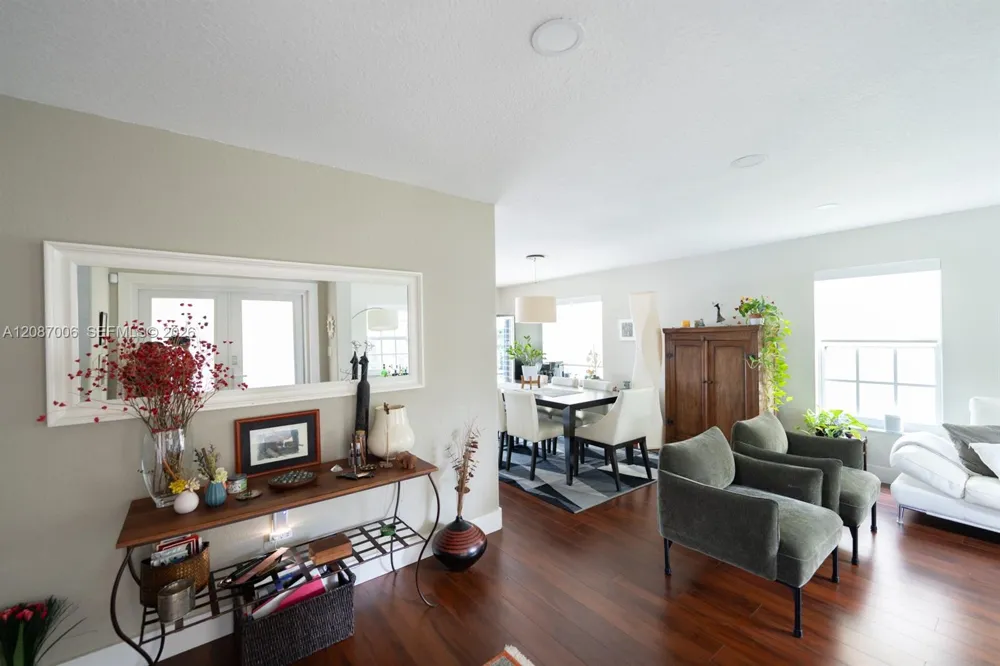 13832 NW 22nd St Sunrise, FL 33323