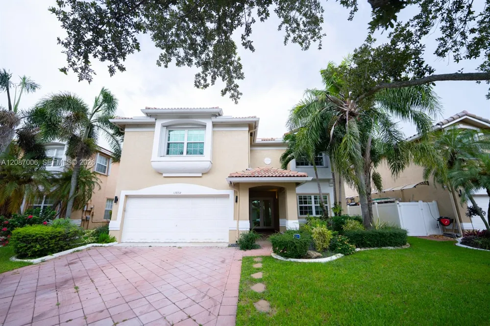 13832 NW 22nd St Sunrise, FL 33323