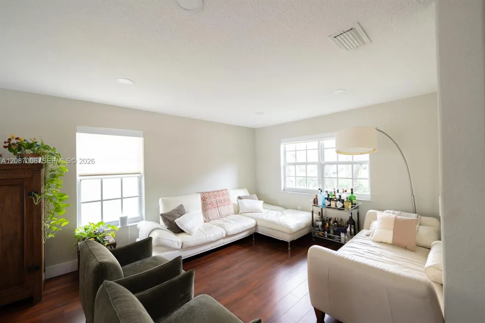 13832 NW 22nd St Sunrise, FL 33323