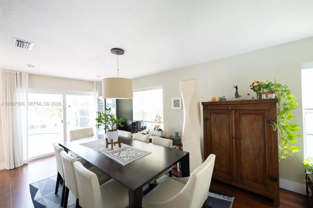 13832 NW 22nd St Sunrise, FL 33323