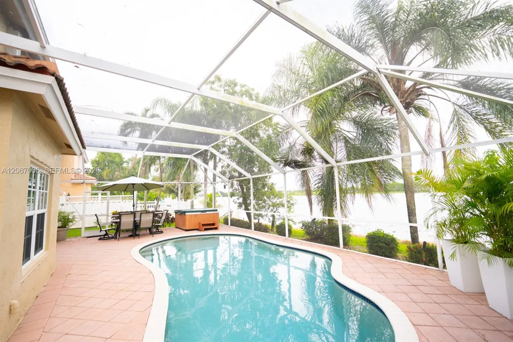 13832 NW 22nd St Sunrise, FL 33323