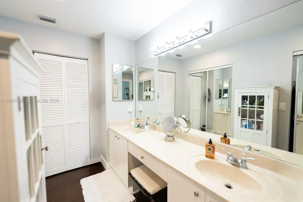 13832 NW 22nd St Sunrise, FL 33323