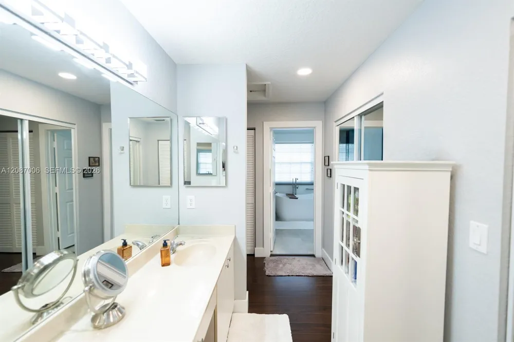 13832 NW 22nd St Sunrise, FL 33323