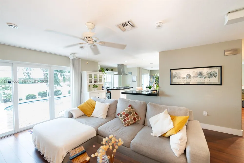 13832 NW 22nd St Sunrise, FL 33323