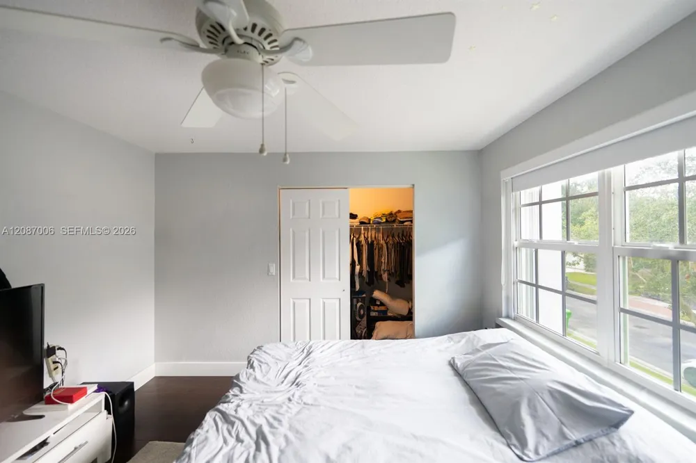 13832 NW 22nd St Sunrise, FL 33323