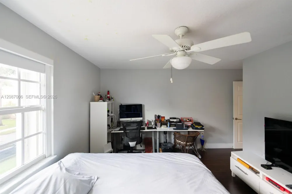 13832 NW 22nd St Sunrise, FL 33323