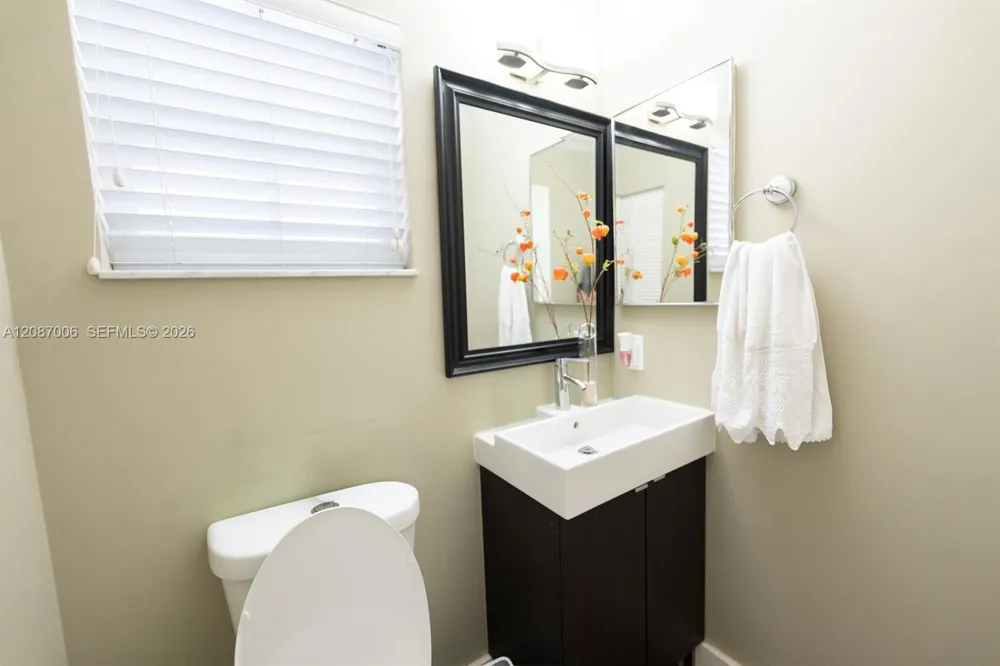 13832 NW 22nd St Sunrise, FL 33323