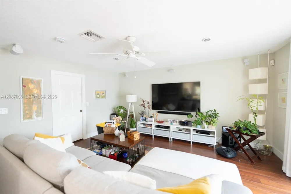 13832 NW 22nd St Sunrise, FL 33323
