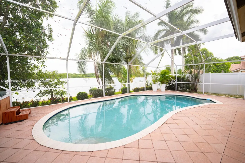 13832 NW 22nd St Sunrise, FL 33323