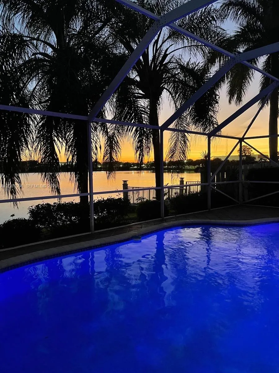 13832 NW 22nd St Sunrise, FL 33323