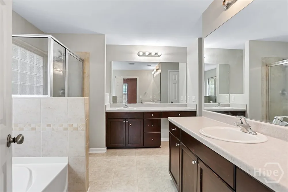 160 CHAPEL Lake S Savannah, GA 31419