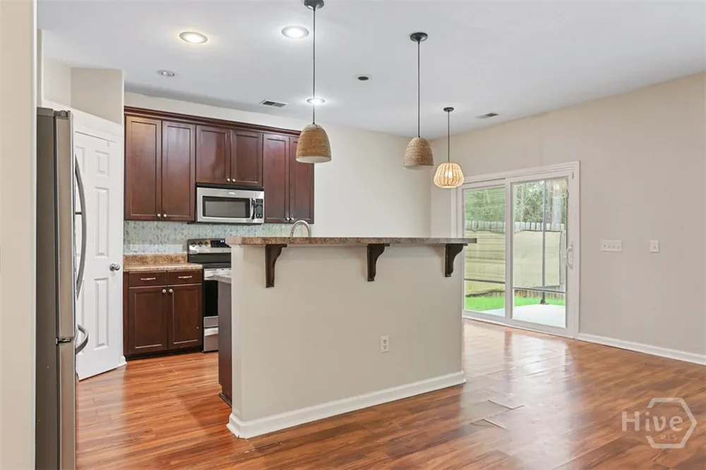 160 CHAPEL Lake S Savannah, GA 31419