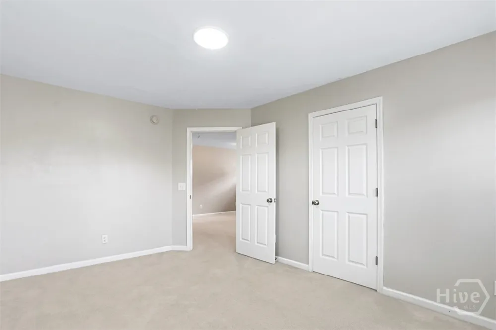 160 CHAPEL Lake S Savannah, GA 31419