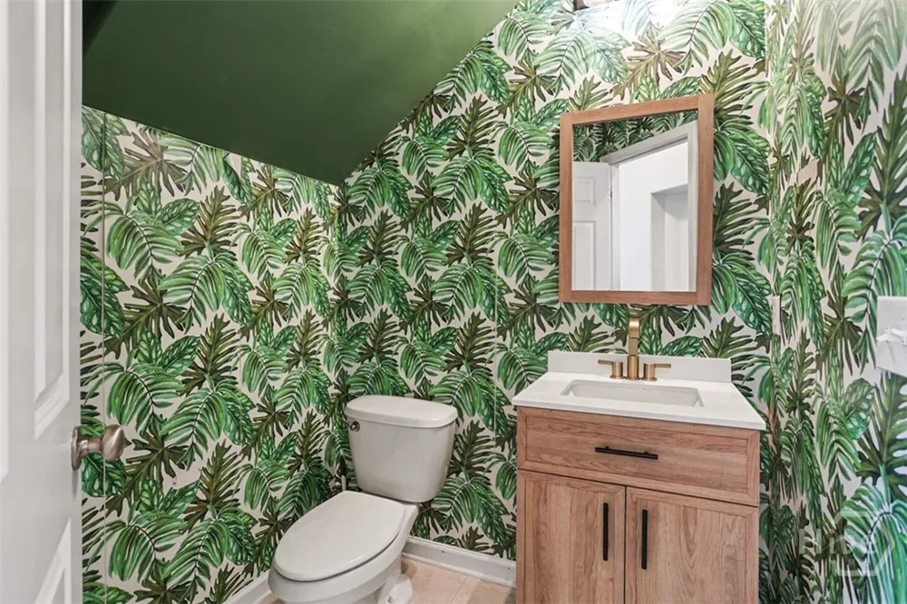 160 CHAPEL Lake S Savannah, GA 31419