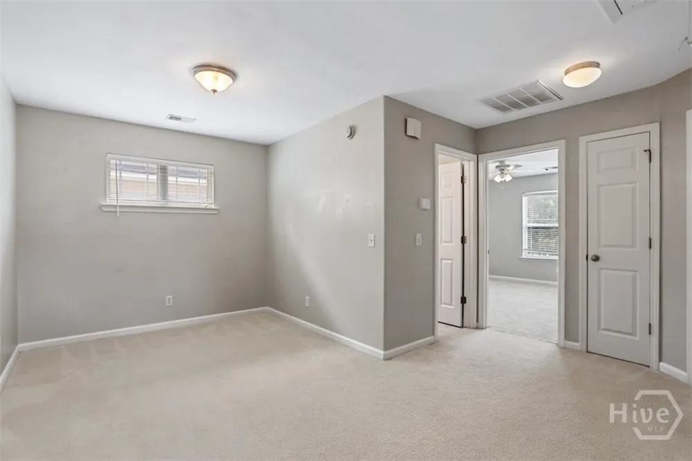160 CHAPEL Lake S Savannah, GA 31419