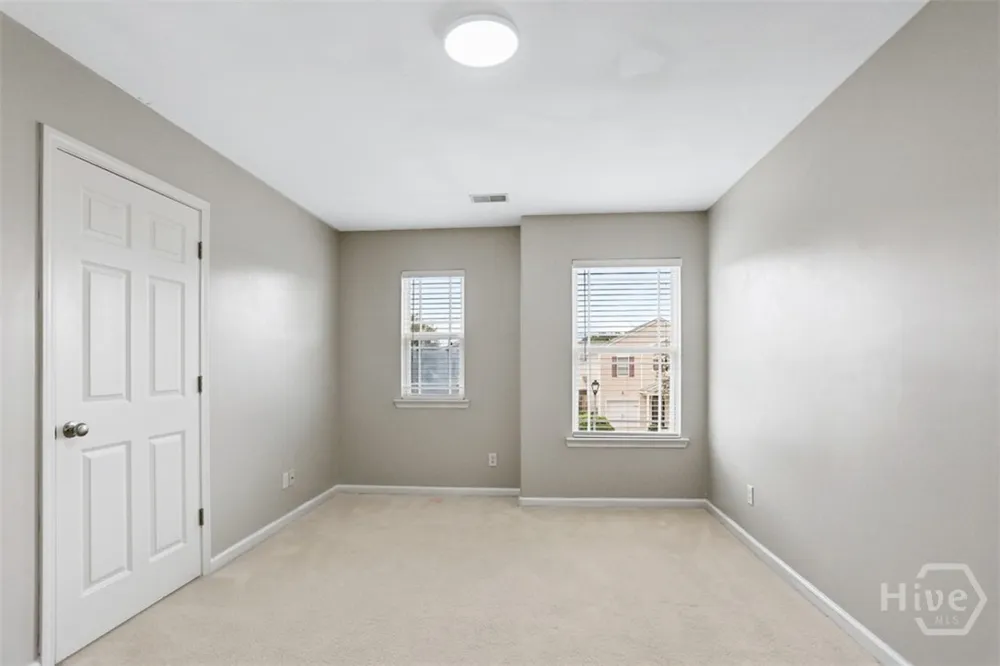 160 CHAPEL Lake S Savannah, GA 31419