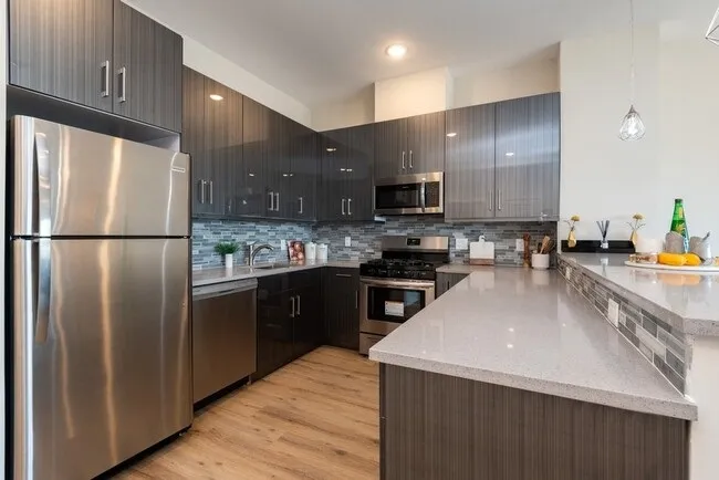 1 FLAGSHIP ST Bayonne, NJ 07002