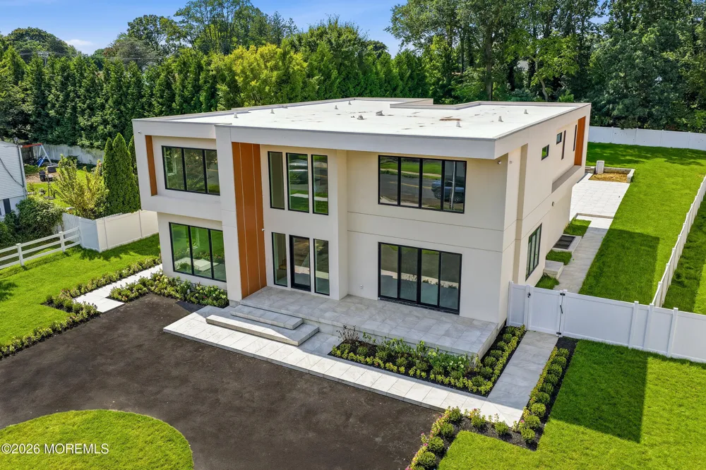 46 Whalepond Road Oakhurst, NJ 07755
