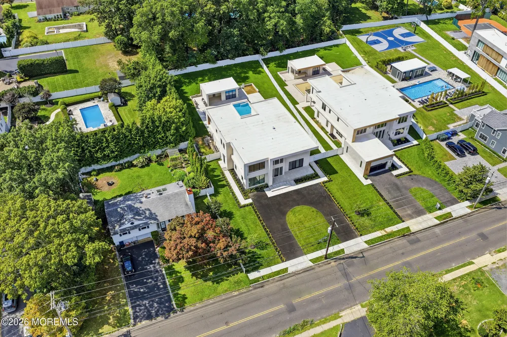 46 Whalepond Road Oakhurst, NJ 07755