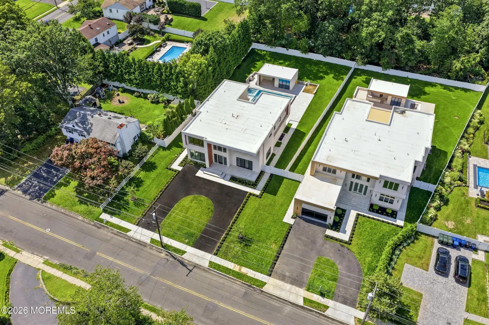 46 Whalepond Road Oakhurst, NJ 07755