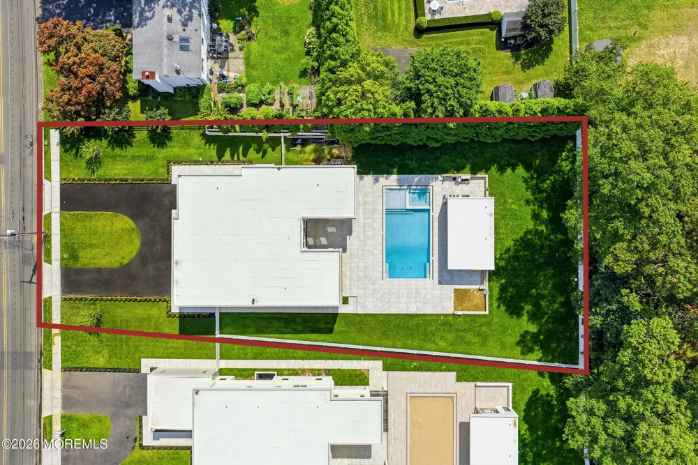 46 Whalepond Road Oakhurst, NJ 07755