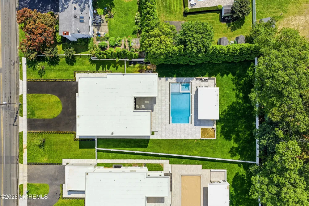 46 Whalepond Road Oakhurst, NJ 07755