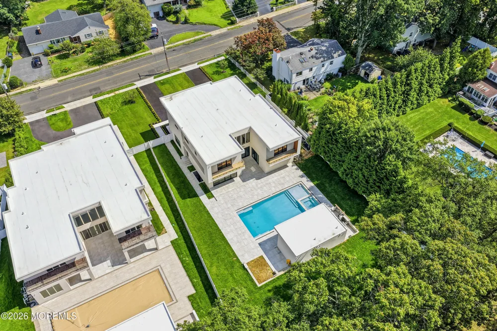 46 Whalepond Road Oakhurst, NJ 07755