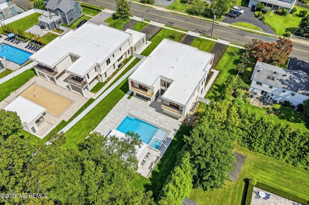 46 Whalepond Road Oakhurst, NJ 07755