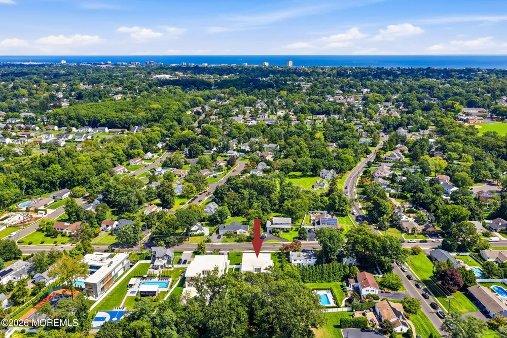 46 Whalepond Road Oakhurst, NJ 07755
