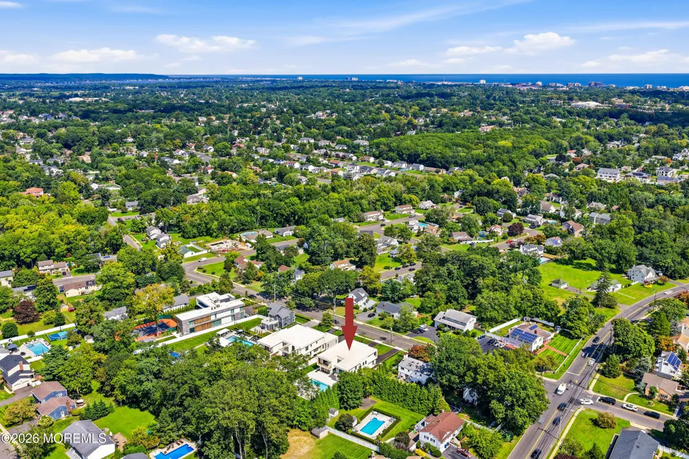 46 Whalepond Road Oakhurst, NJ 07755