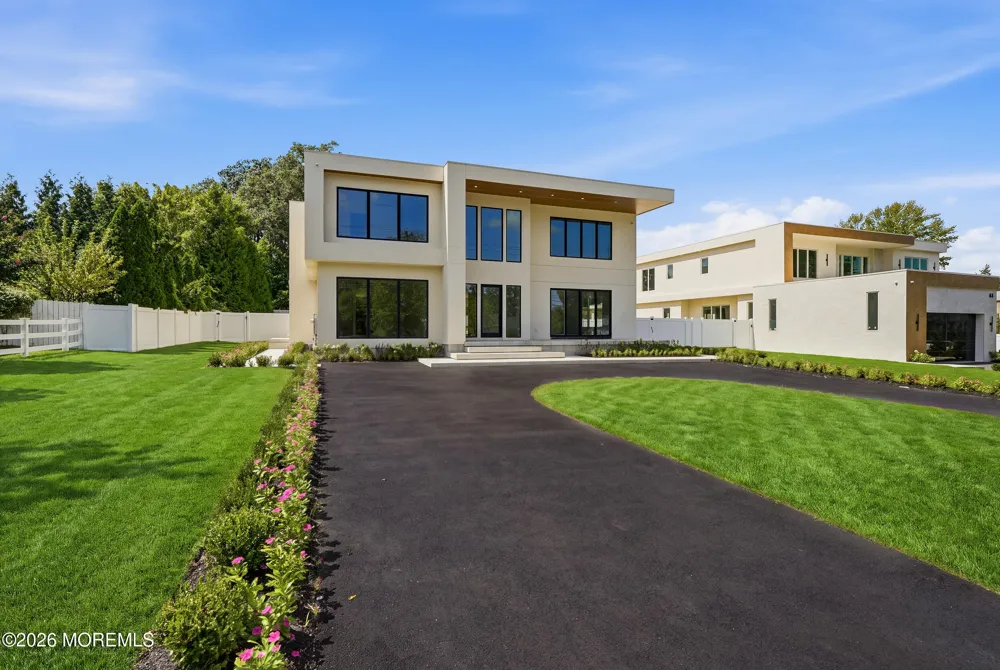 46 Whalepond Road Oakhurst, NJ 07755