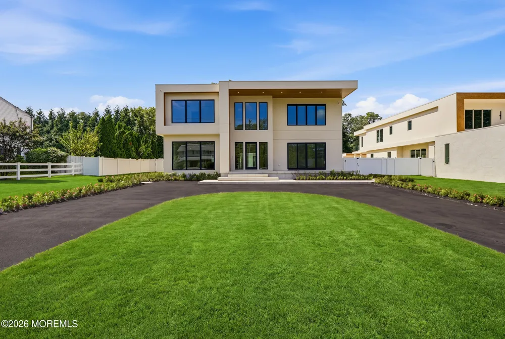 46 Whalepond Road Oakhurst, NJ 07755
