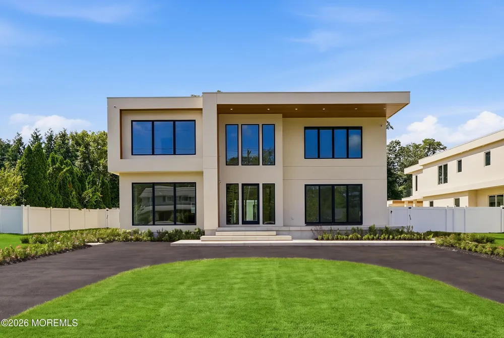 46 Whalepond Road Oakhurst, NJ 07755
