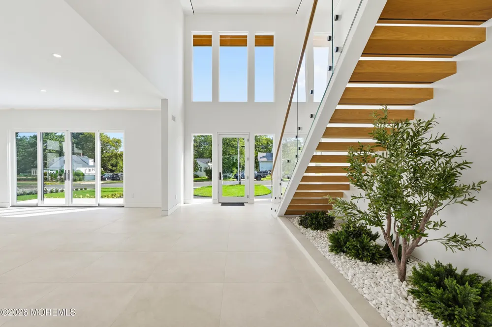 46 Whalepond Road Oakhurst, NJ 07755